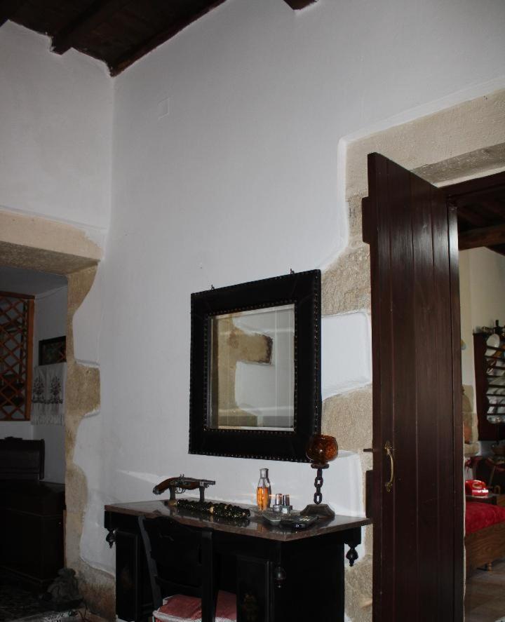 Traditional House Maria Azoyirás Eksteriør billede